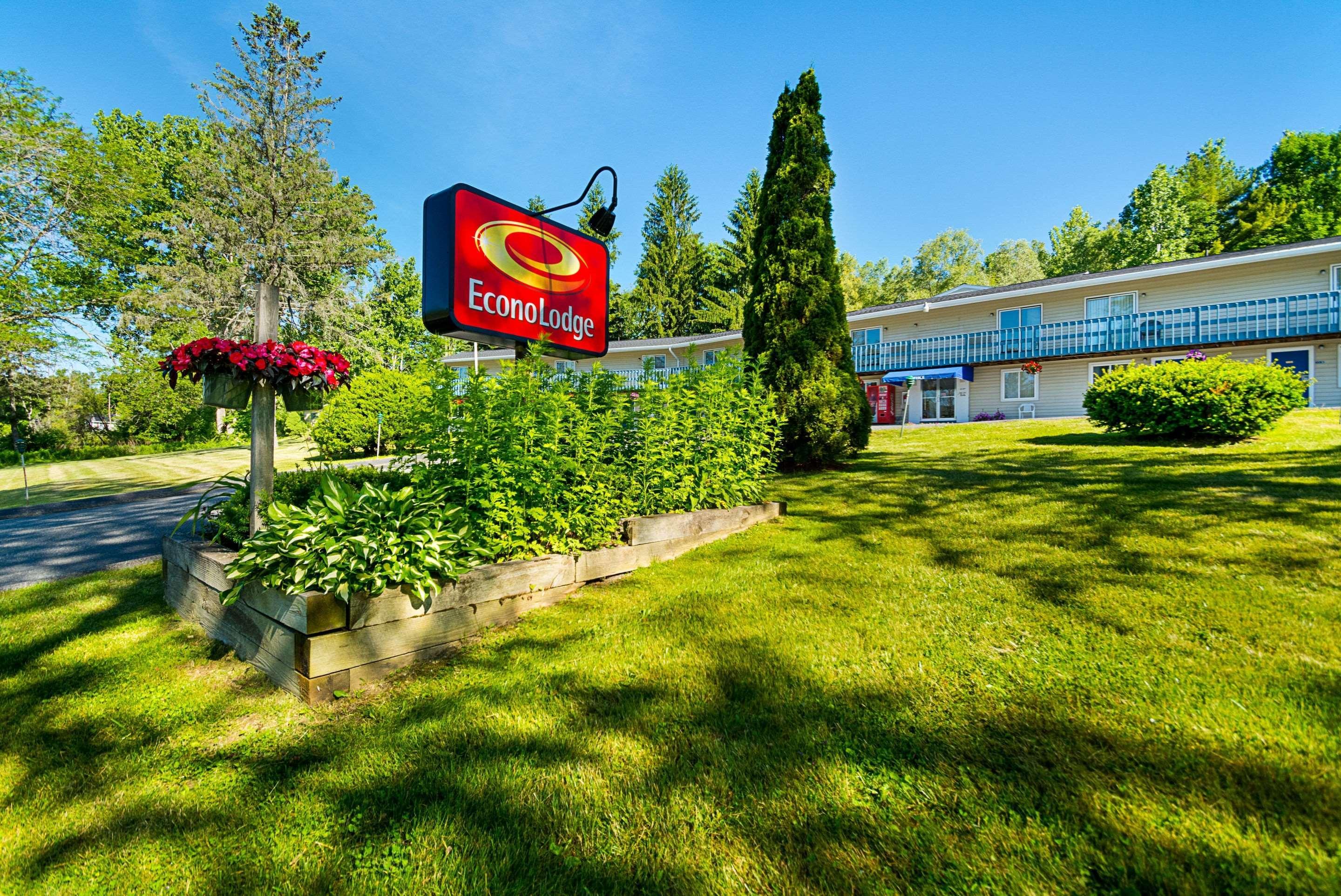 Econo Lodge Lee - Great Barrington Exterior foto